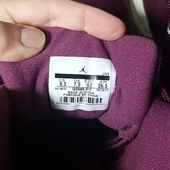 ✔AUTHENTIC Air Jordan 12 Retro - Picture 5 of 16